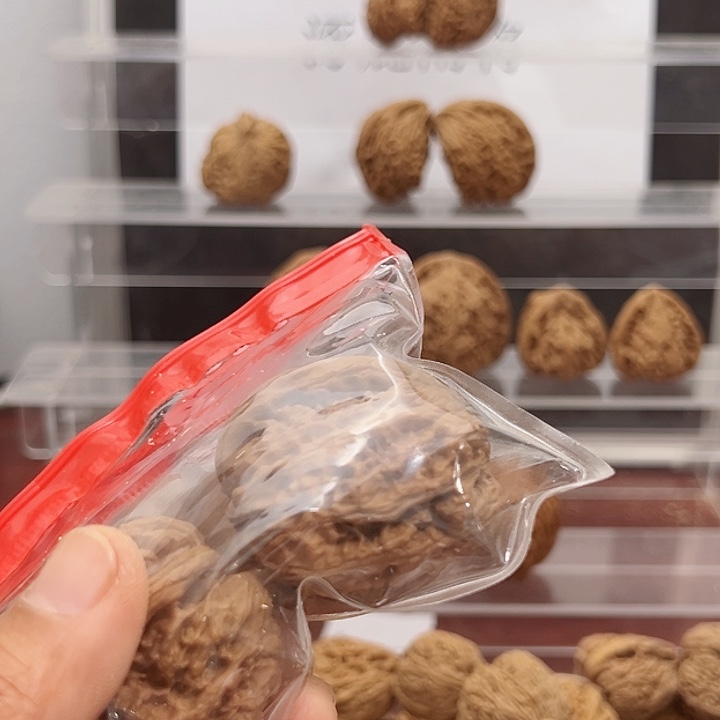 角***张涿鹿南京石文玩核桃