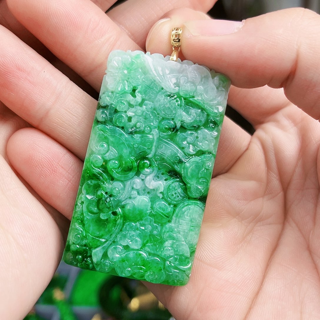 翡翠颈饰18K金镶嵌吊坠