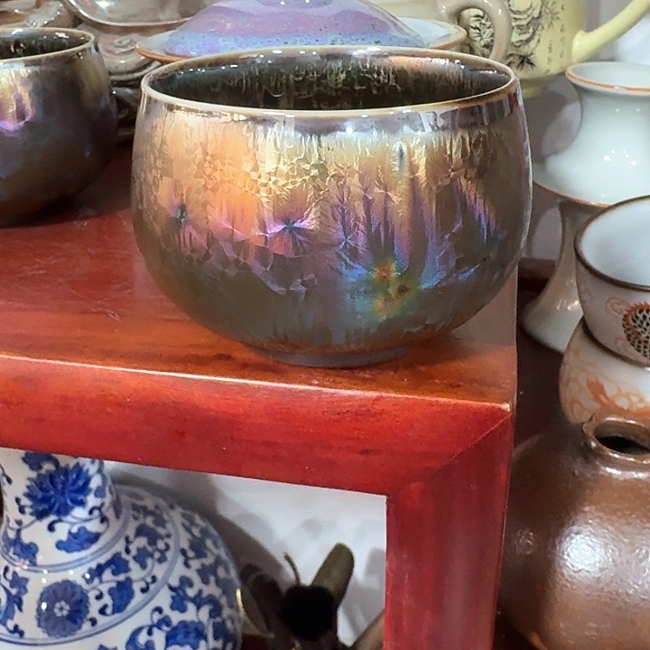 主人杯一个，瓷。。品茗