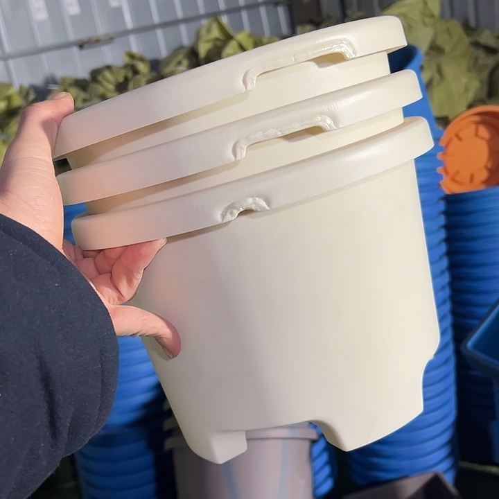 微瑕坏口米白圆球根26外径19高3个盆