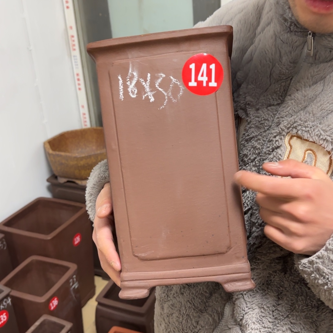 紫砂花盆呜呜呜呜