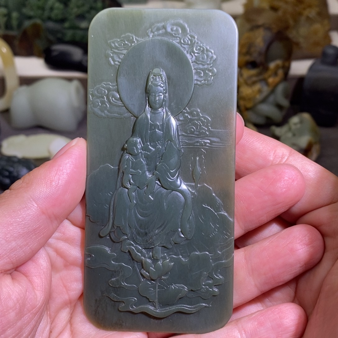 萧***然和田玉未镶嵌挂件