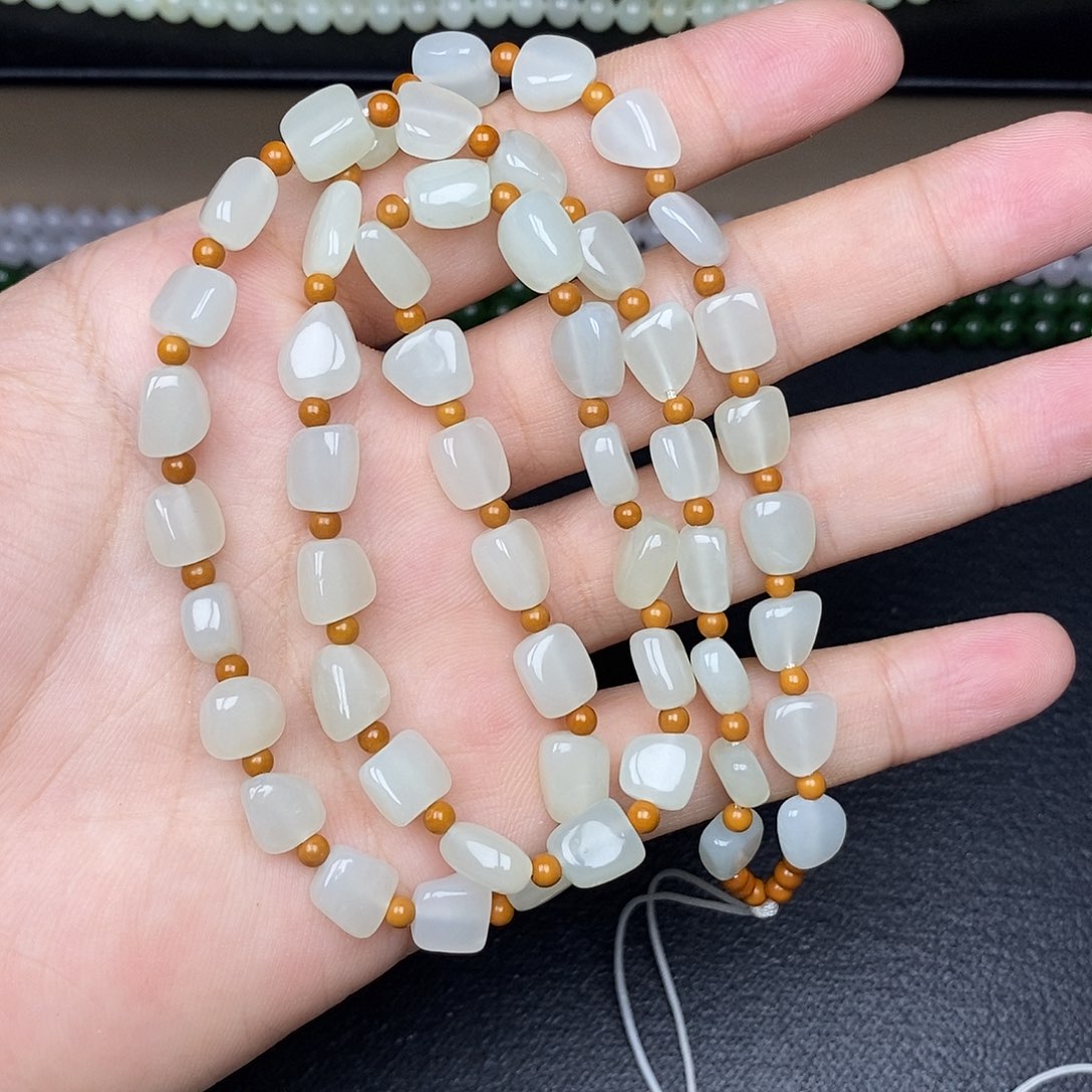 颈饰未镶嵌和田玉