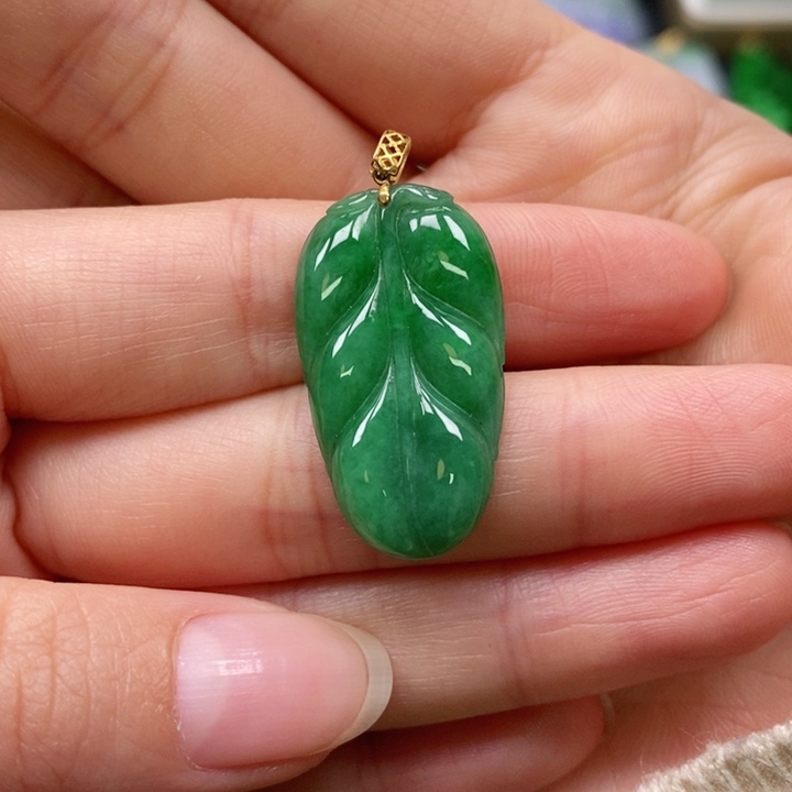 翡翠颈饰未镶嵌吊坠