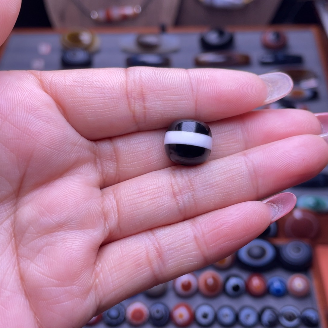 用***4玛瑙/玉髓未镶嵌颈饰