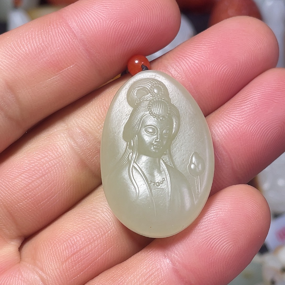 青***木和田玉未镶嵌颈饰吊坠