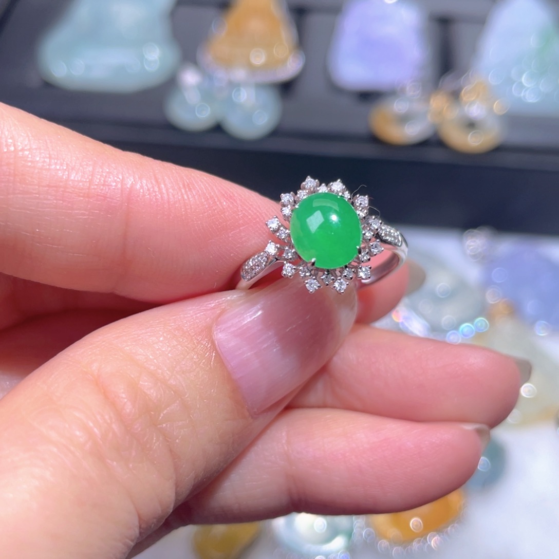 颈饰18K金镶嵌翡翠翡翠