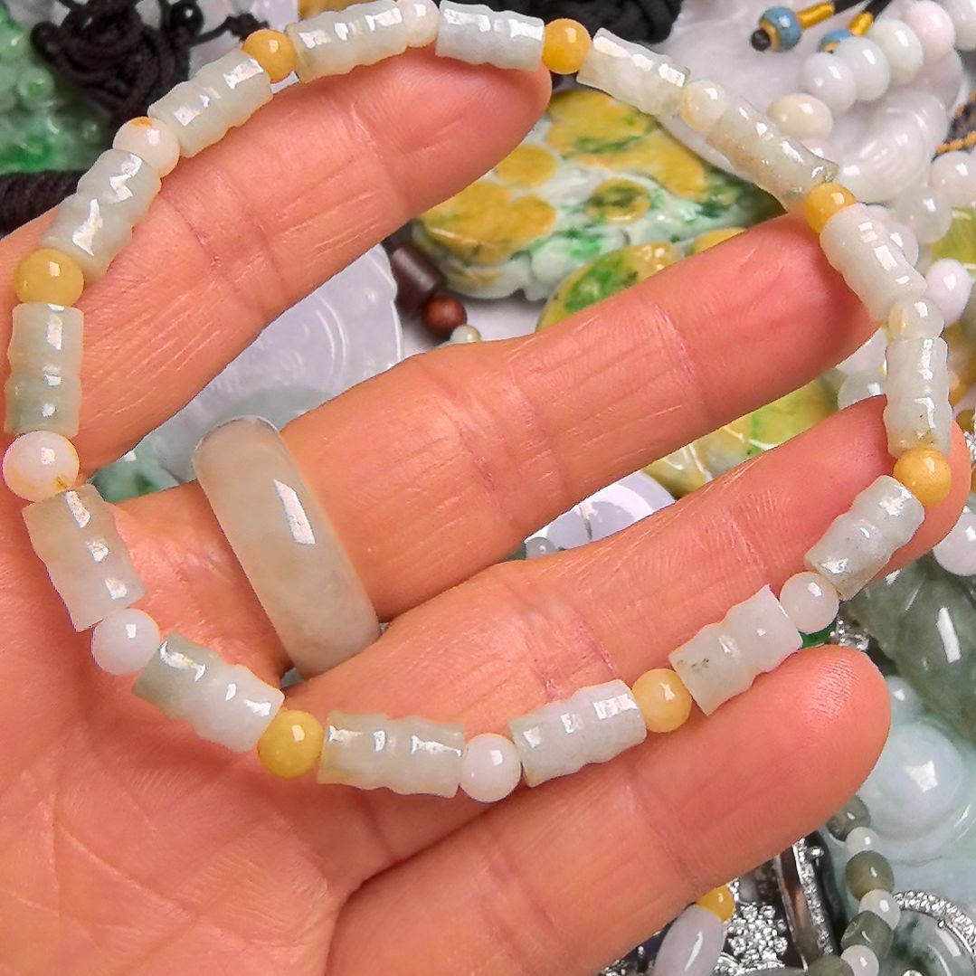 翡翠颈饰未镶嵌手串