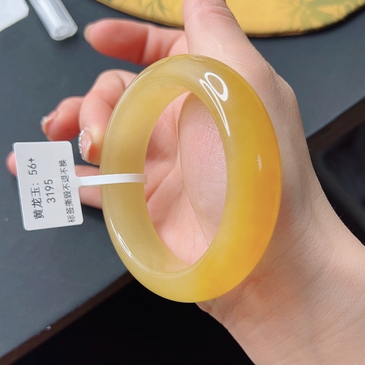 石英质玉手镯未镶嵌317-56.7