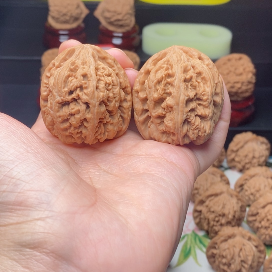 文玩核桃吊坠有****期大粗筋