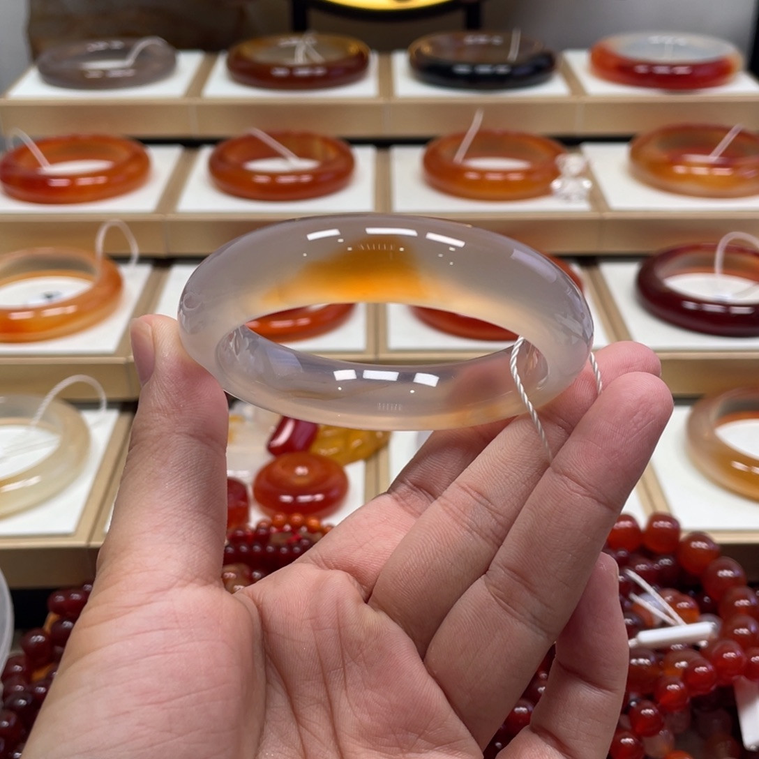 玛瑙/玉髓未镶嵌手镯