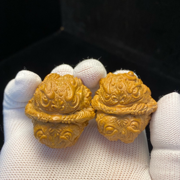 文玩核桃四面满雕纯手工雕刻怒目龙蟾金蟾蛤蟆头手把件