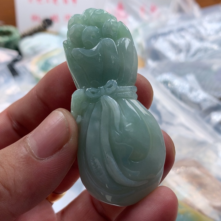 翡翠未镶嵌颈饰保真天然a货翡翠