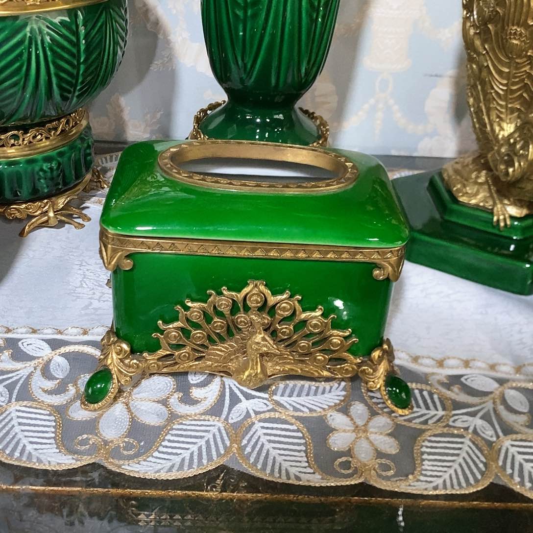 摆件0181铜配瓷祖母绿孔雀纸巾盒