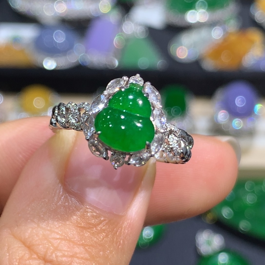 翡翠戒指18K金镶嵌8、