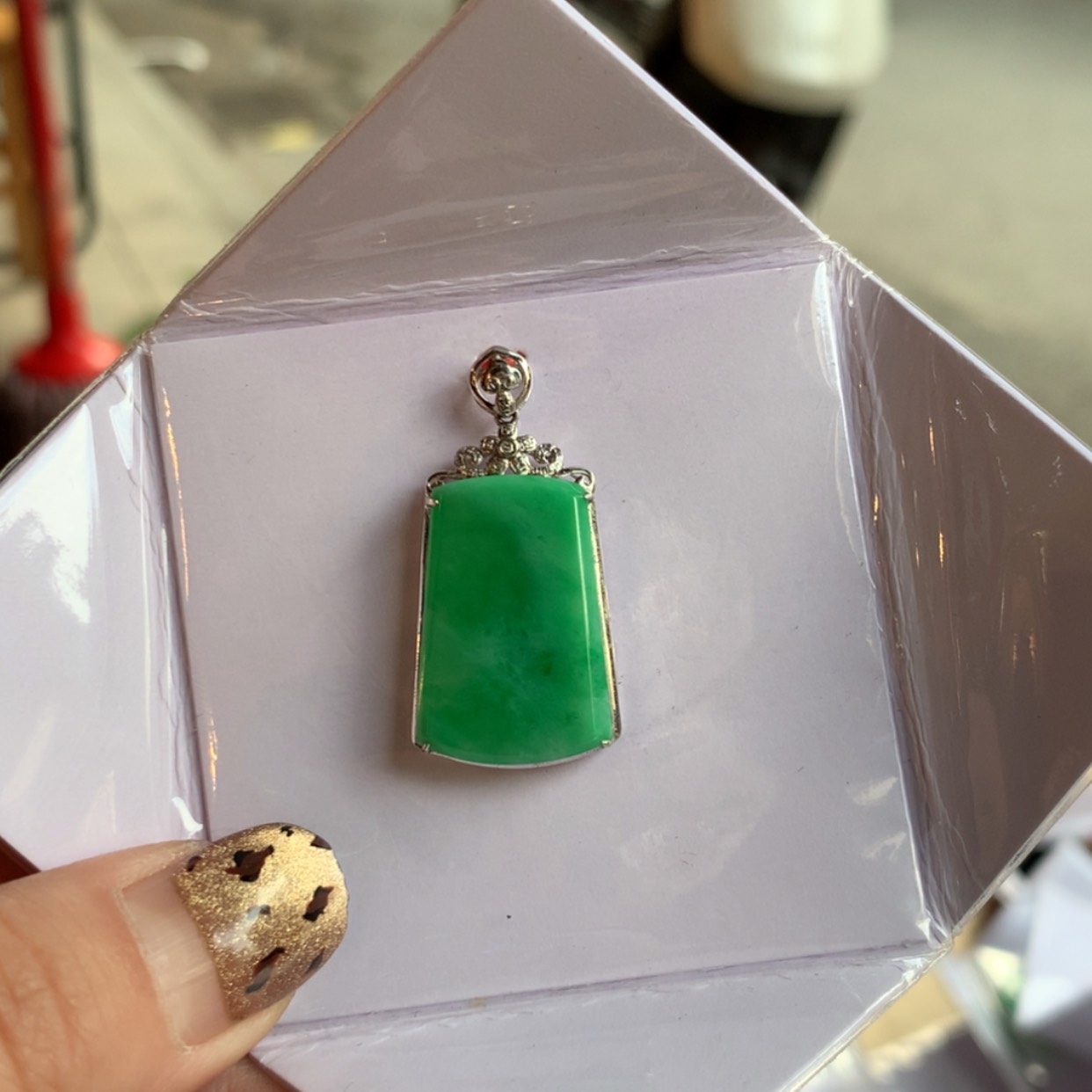 【闪购商品】翡翠颈饰18K金镶嵌无事牌