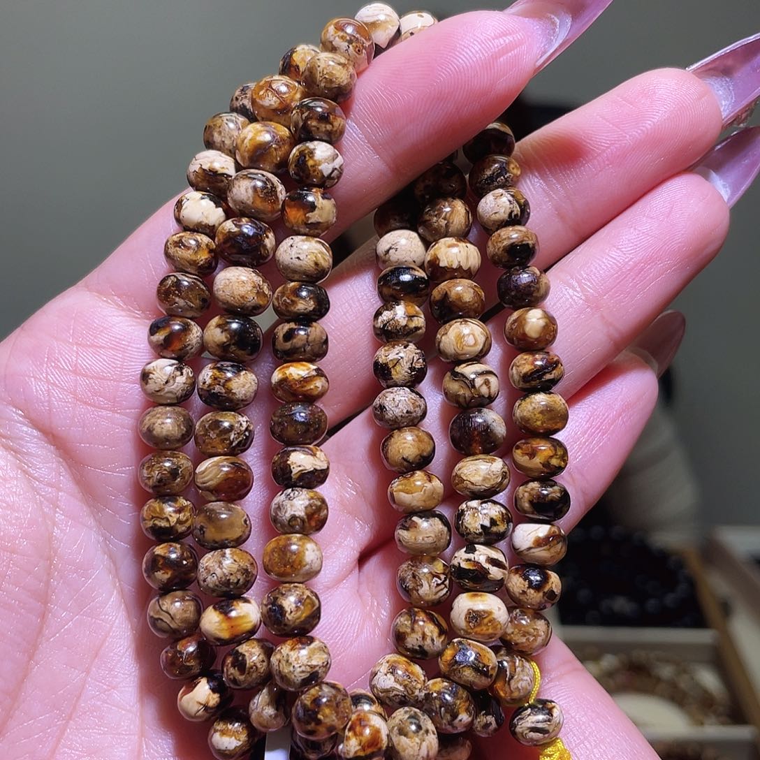 琥珀未镶嵌裸石抚顺琥珀7+干白花108