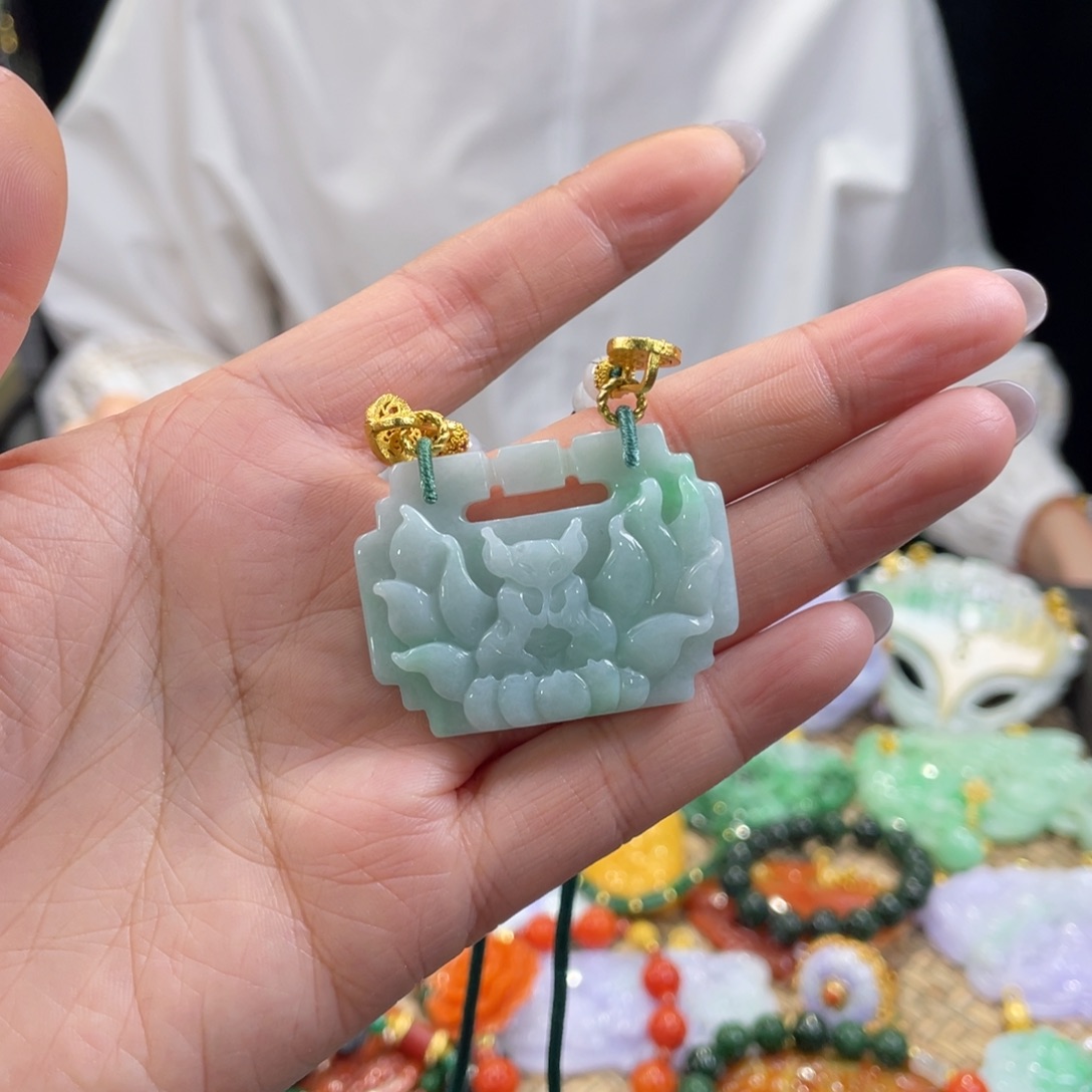 翡翠颈饰未镶嵌代编织