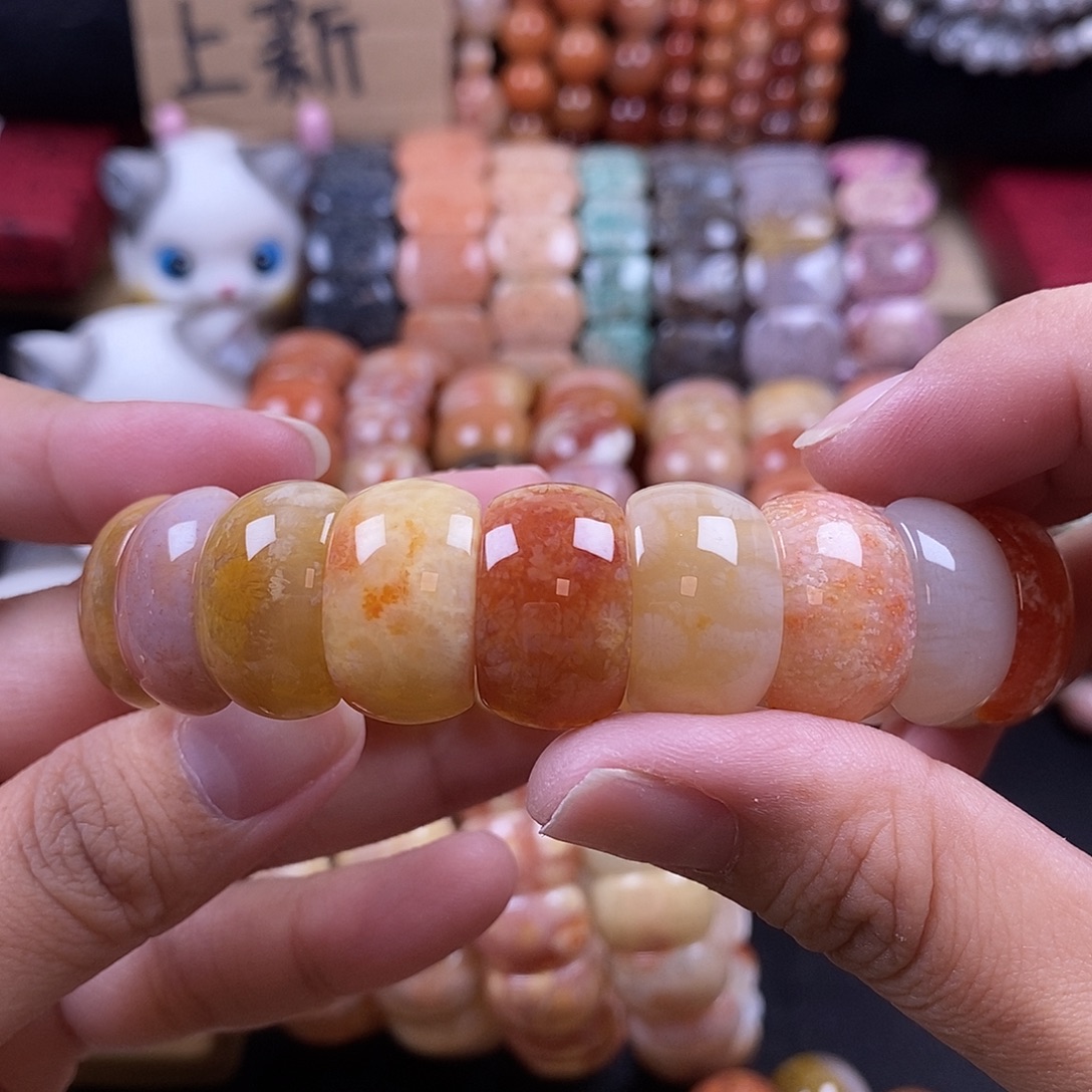 硅化珊瑚（珊瑚玉）手牌未镶嵌彩冰 7