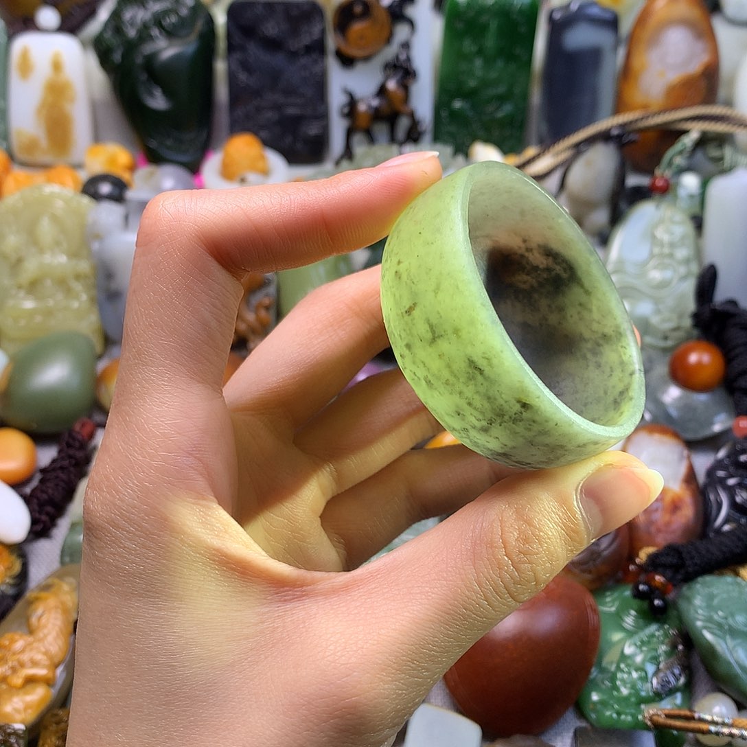 未镶嵌和田玉摆件