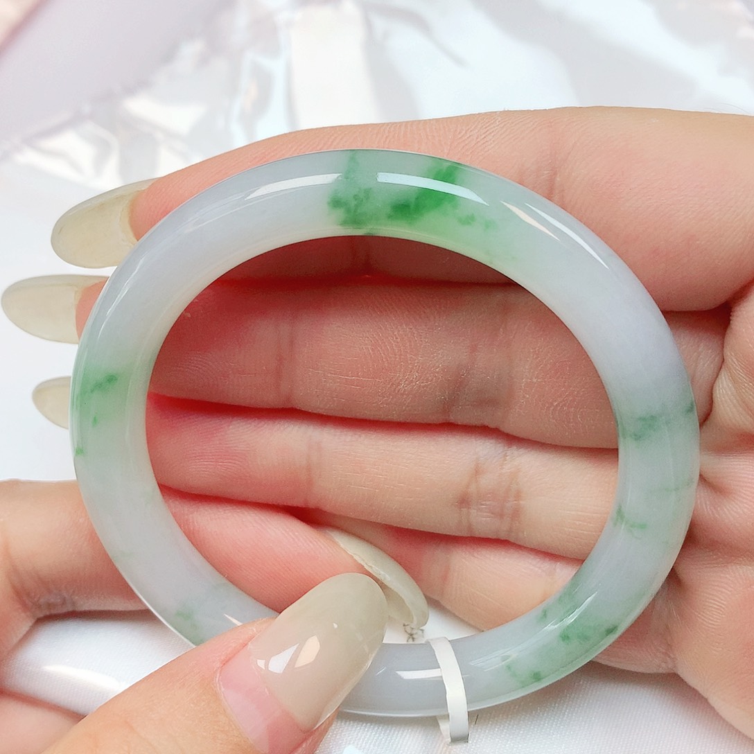 翡翠手镯未镶嵌抖音277