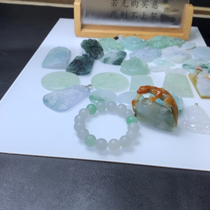 翡翠未镶嵌颈饰除*