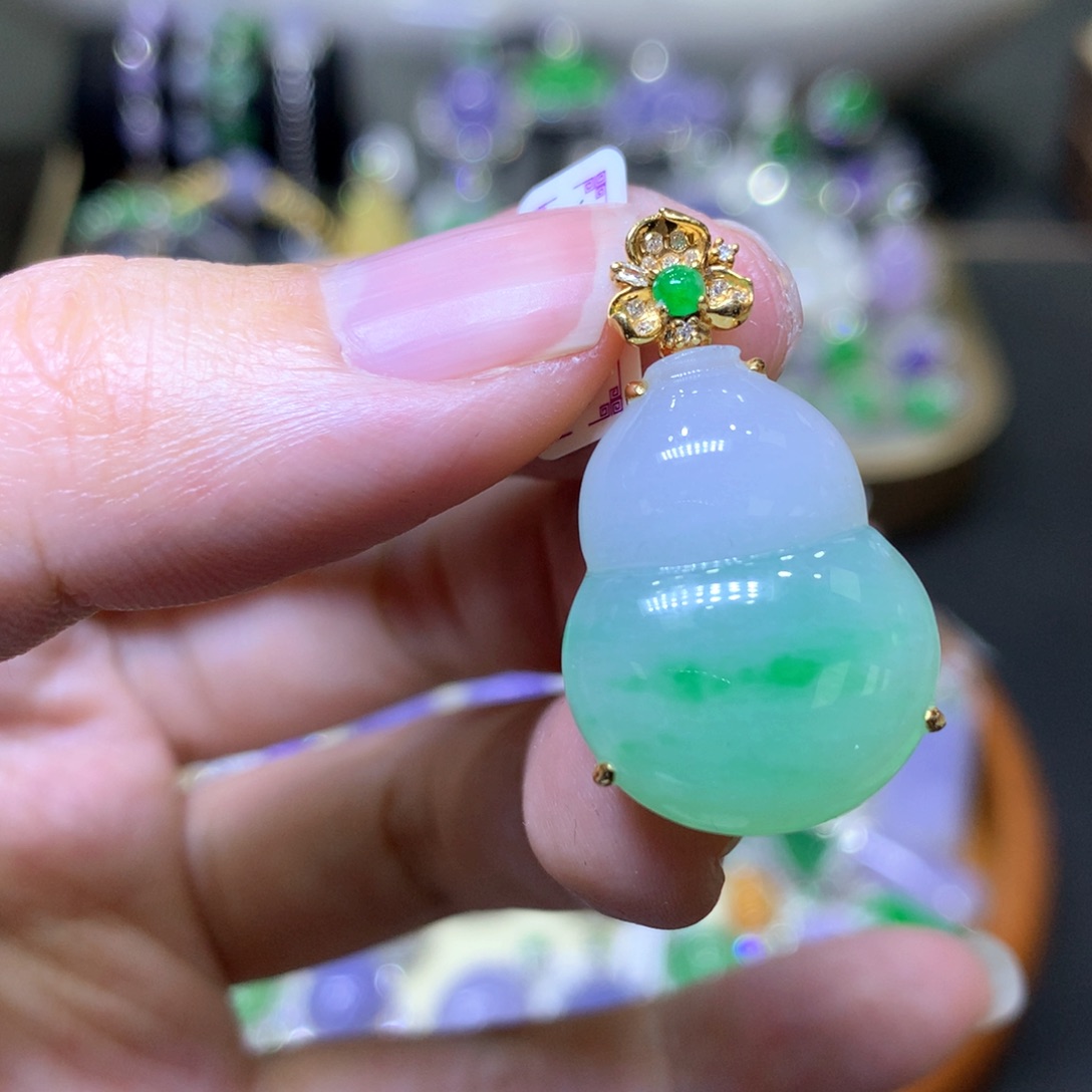 【闪购商品】翡翠颈饰18K金镶嵌翡翠吊坠项链