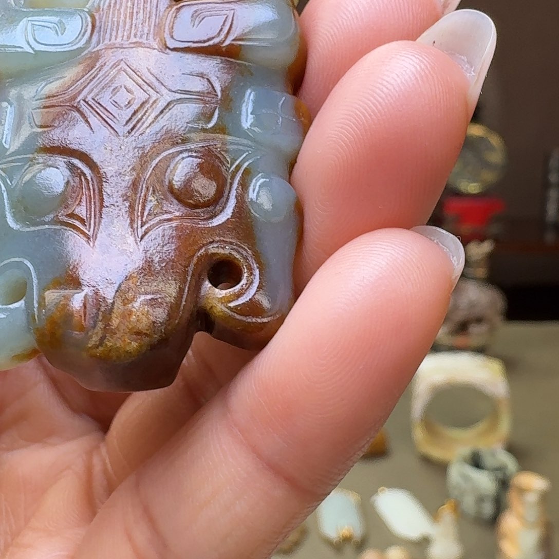 和田玉颈饰未镶嵌塔*