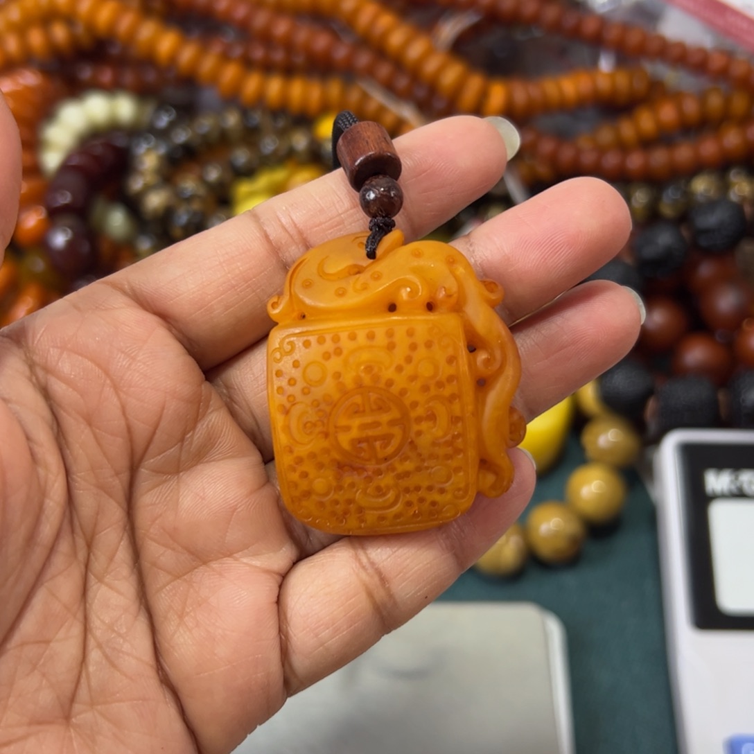 琥珀珠宝奇石未镶嵌1688