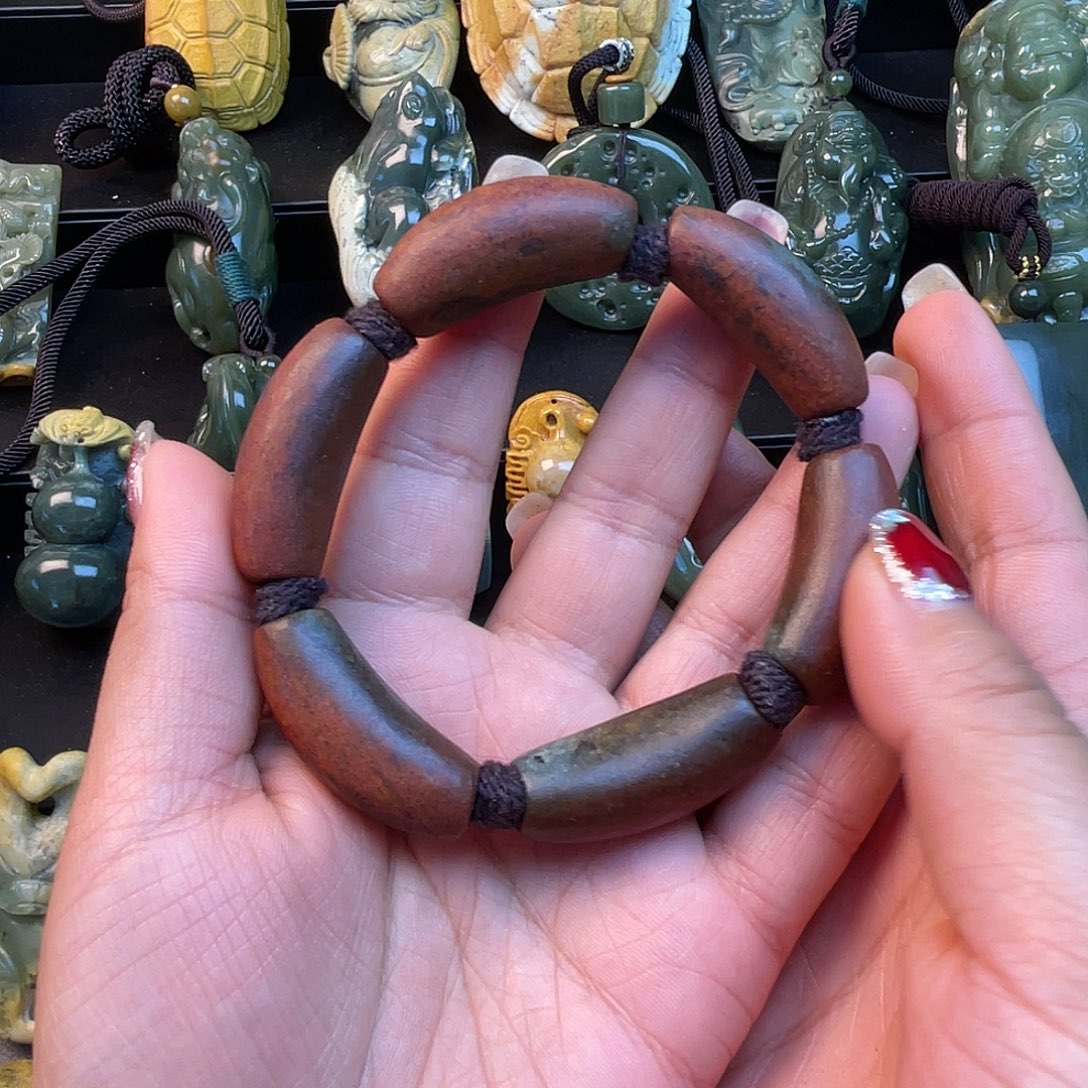 透闪石质玉未镶嵌手链