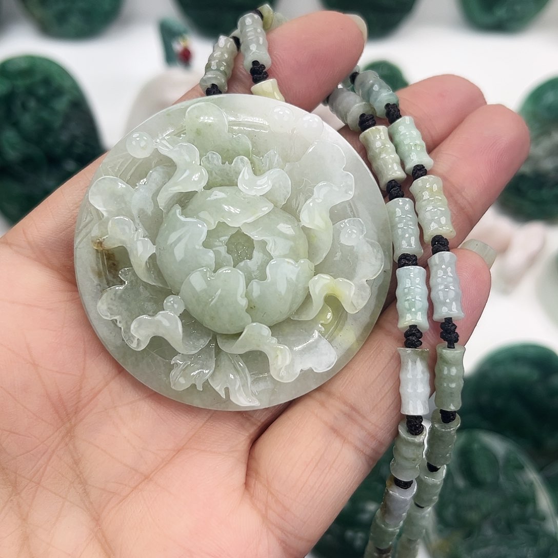 独山玉颈饰未镶嵌馬**功