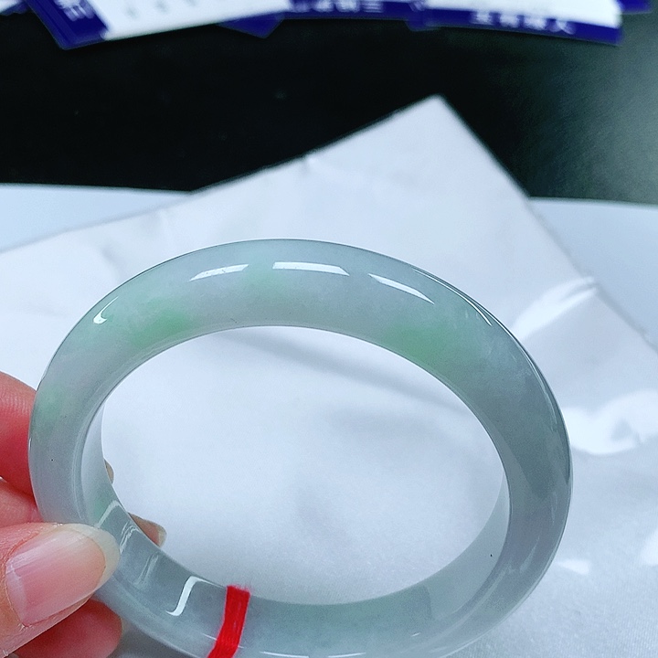 翡翠手镯（圆镯）未镶嵌翡翠手镯w e