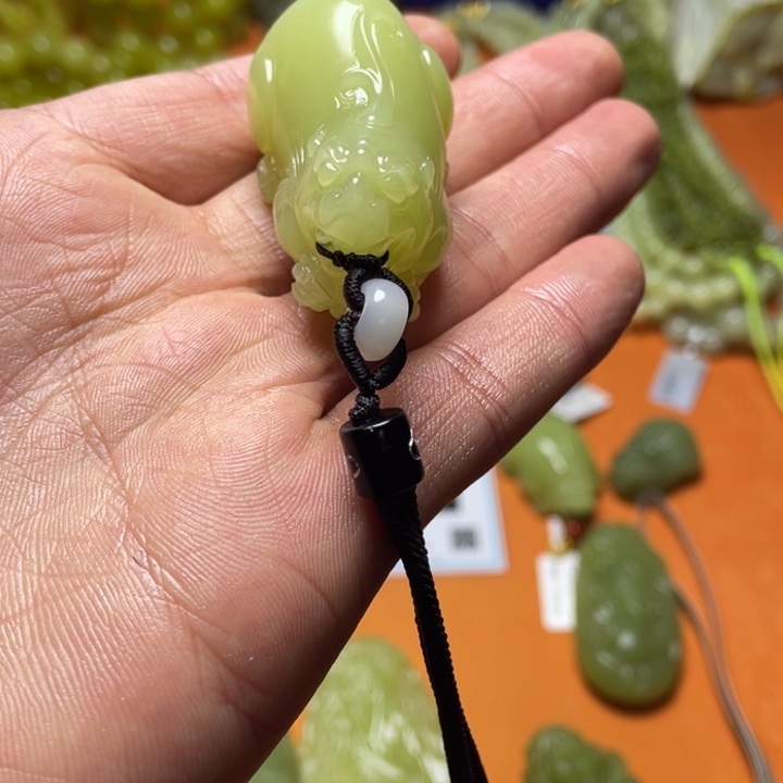 非金属新疆黄口貔貅