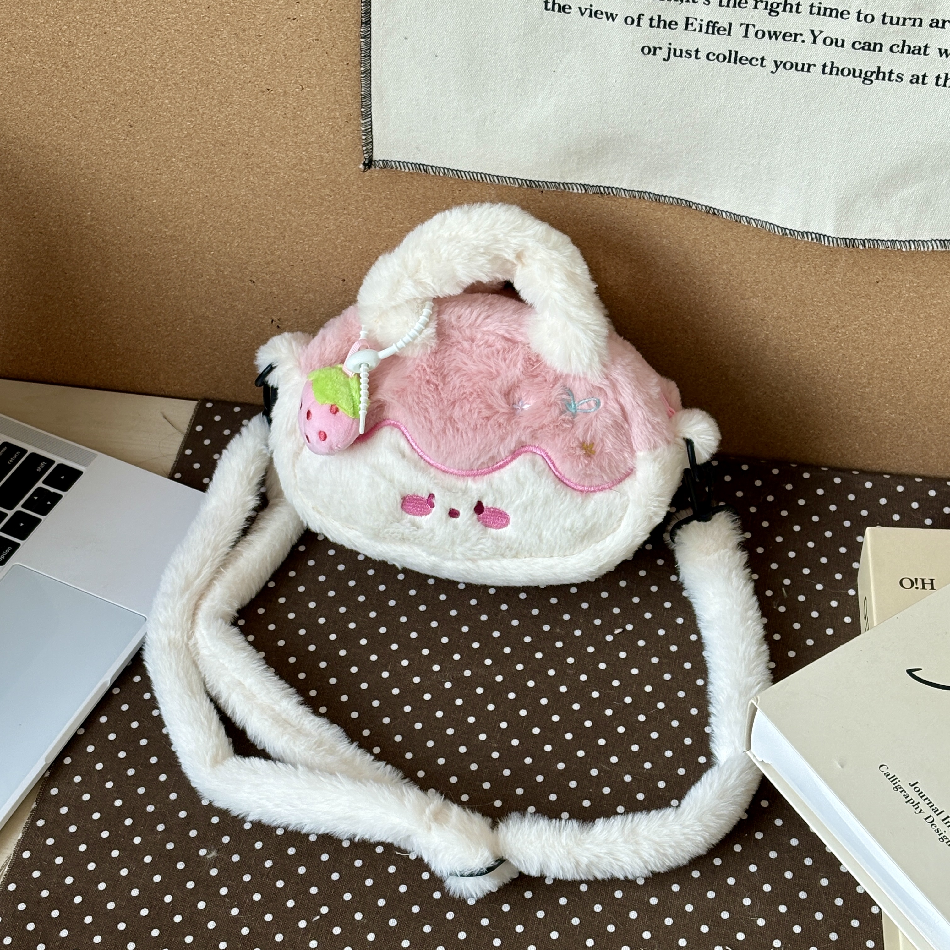 JuanJuan自制草莓流心巧克力单肩包b423