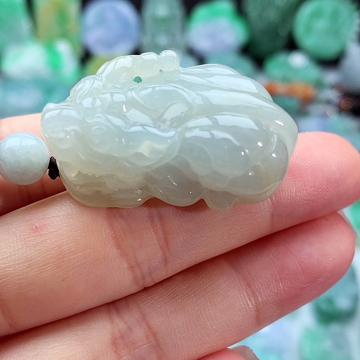 翡翠颈饰未镶嵌翡翠