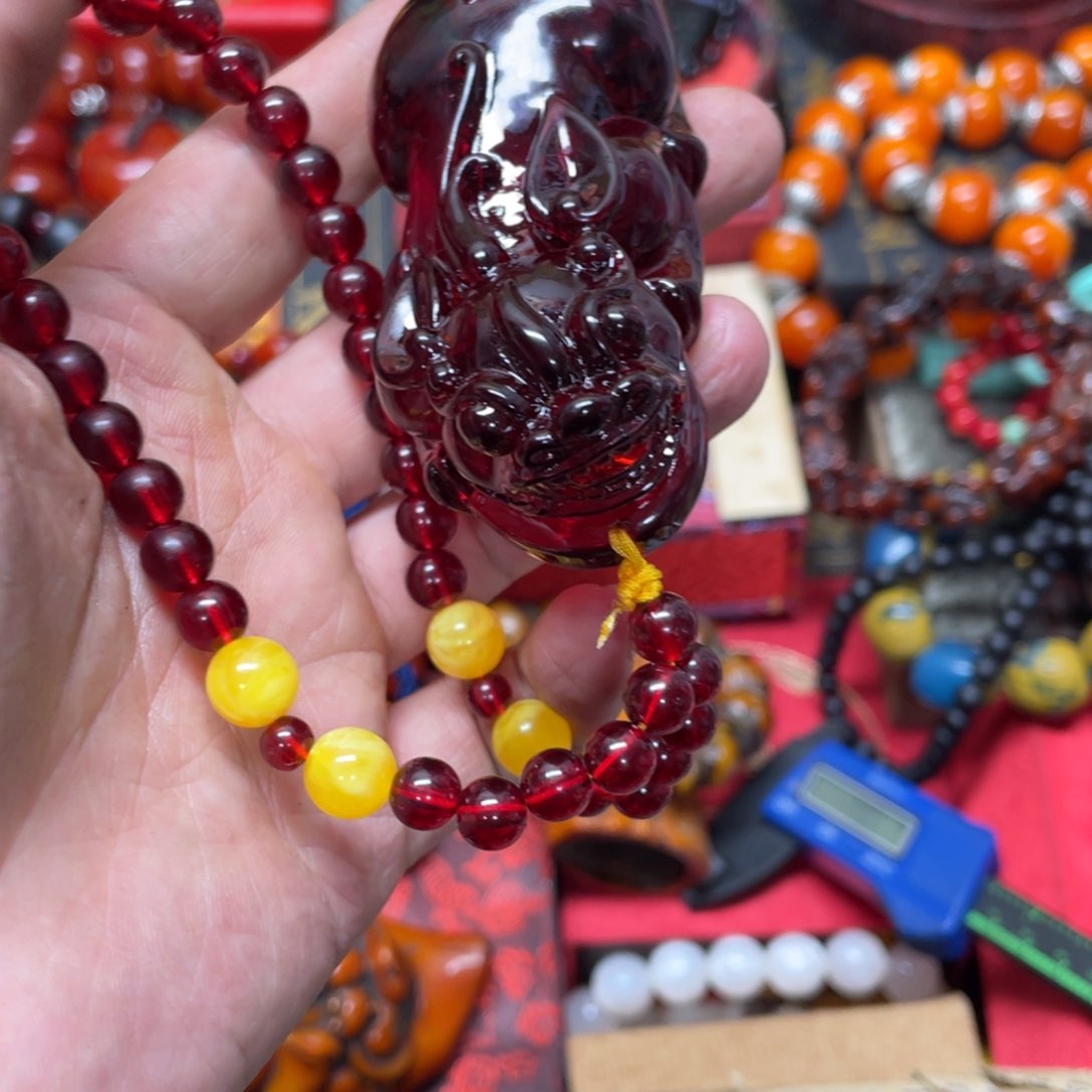 琥珀裸石未镶嵌好物推荐如图所示