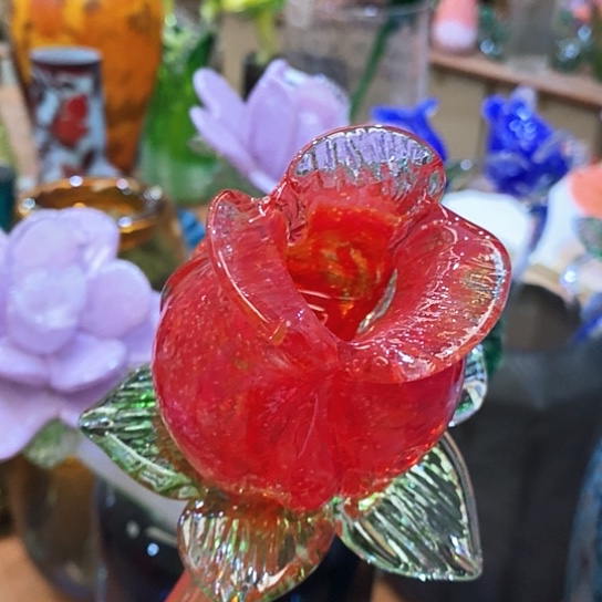 琉璃花瓶高45厘米宽9厘米