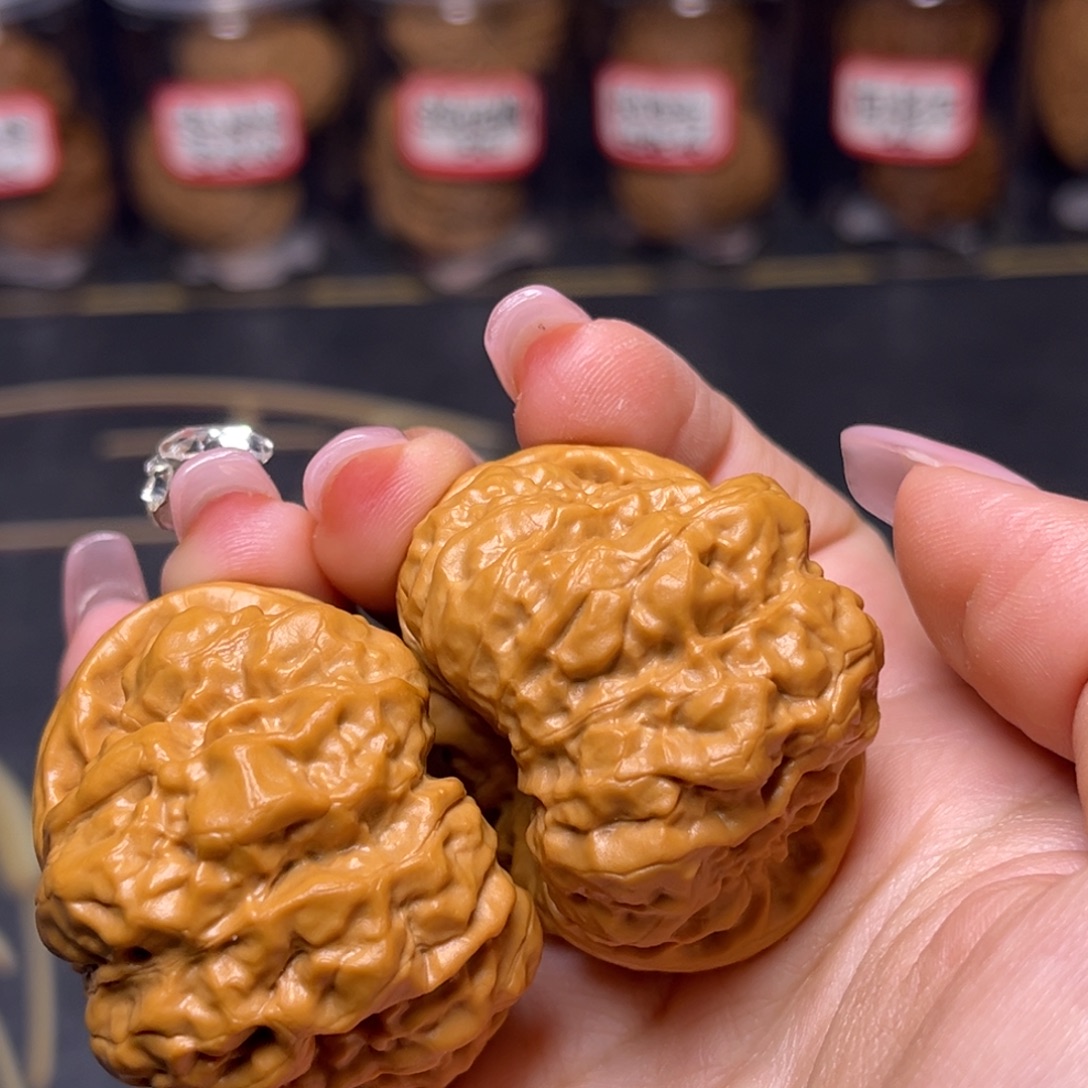 坦***然文玩核桃吊坠蛤蟆头