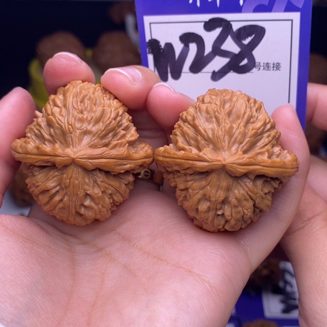 吊坠文玩核桃W238链接 白狮子40尺