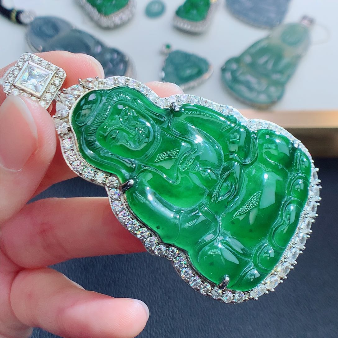 翡翠颈饰未镶嵌翡翠