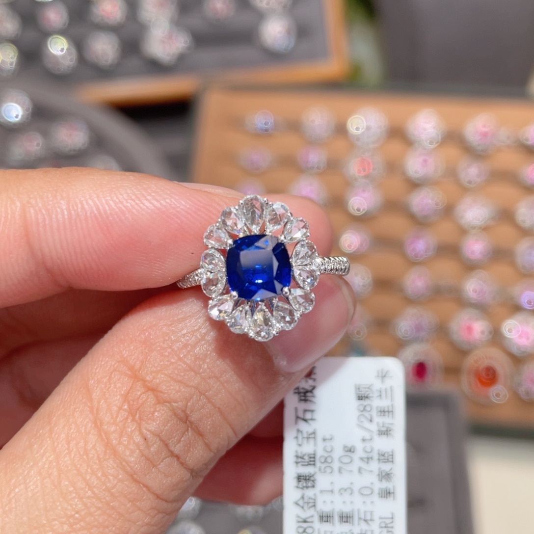蓝宝石戒指18K金镶嵌1.58ct 皇家蓝
