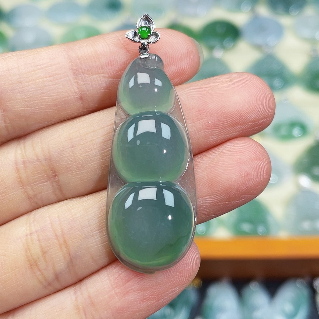翡翠颈饰18K金镶嵌吊坠