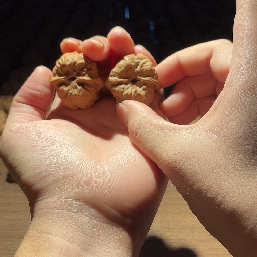 小****吊坠文玩核桃蛤蟆的眼睛是真的好看啊