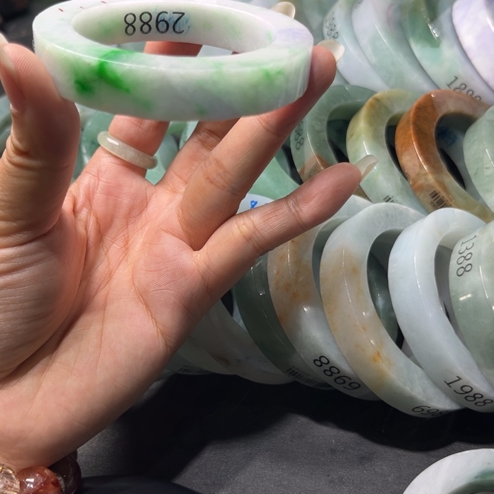 定制翡翠未镶嵌翡翠