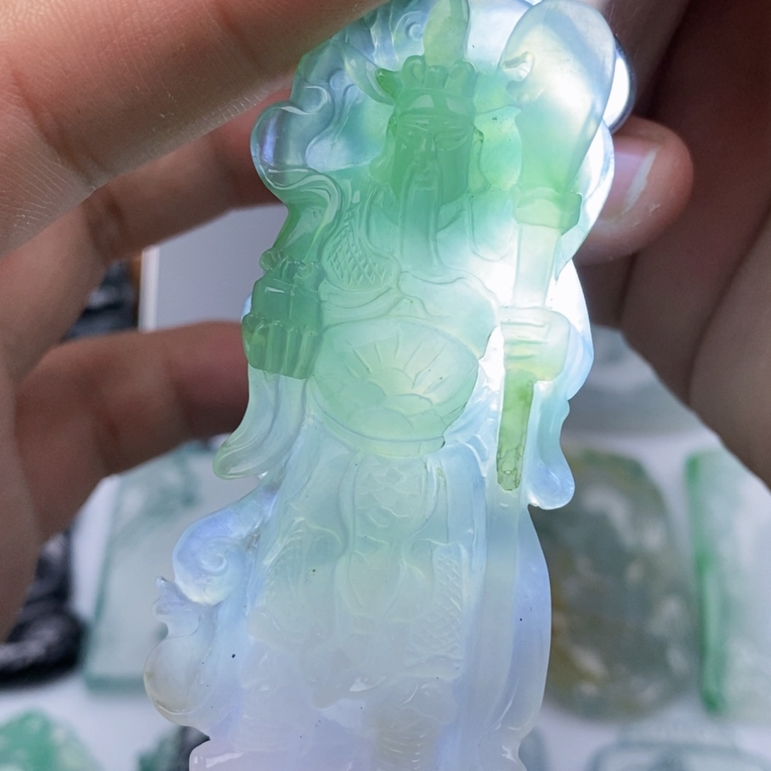 翡翠颈饰未镶嵌关公