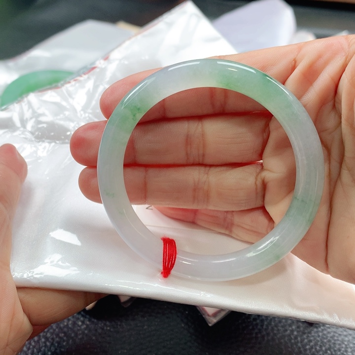 翡翠手镯未镶嵌51515050