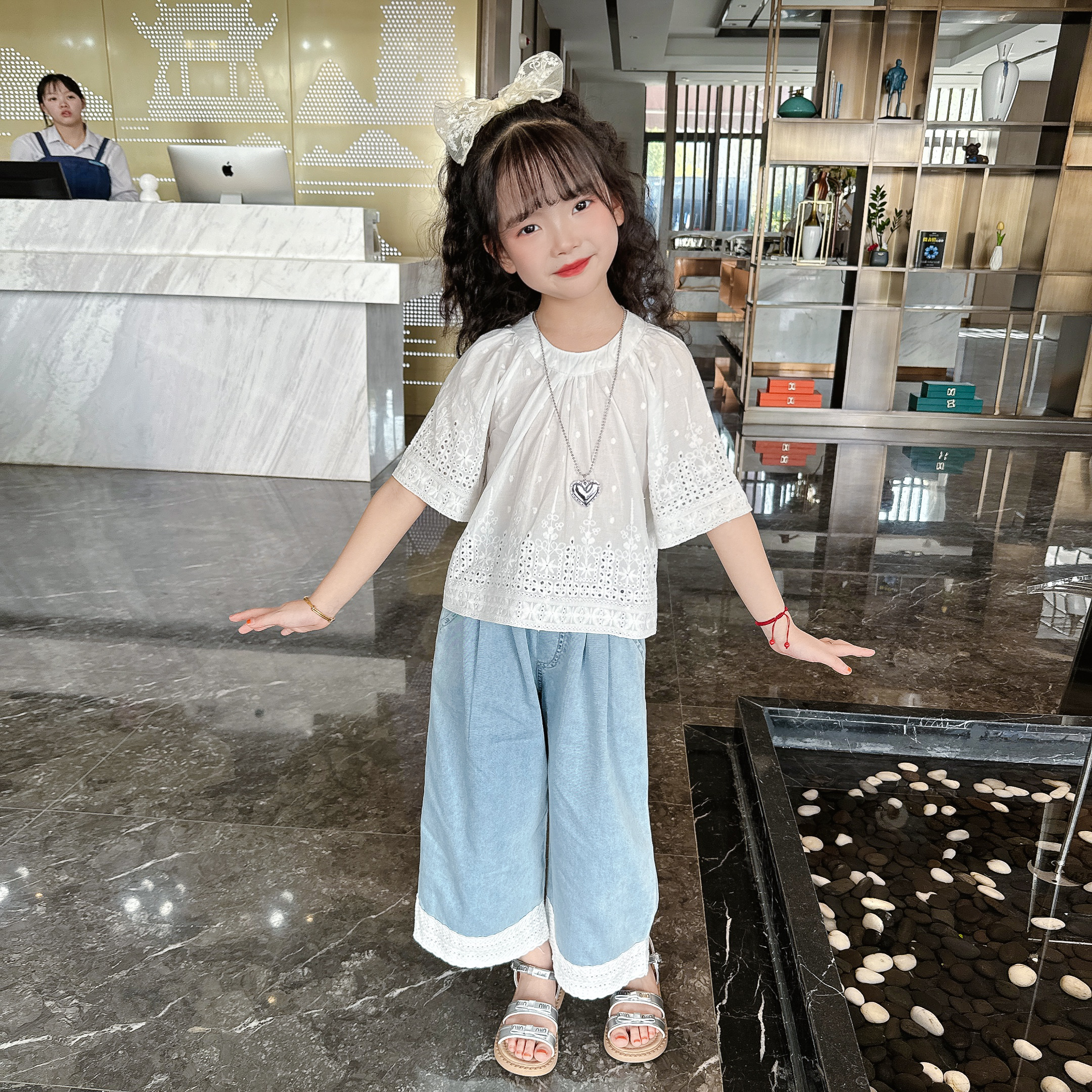 {现货}2025女童夏款韩版刺绣短袖牛仔阔腿裤套装女宝宝气质美女2