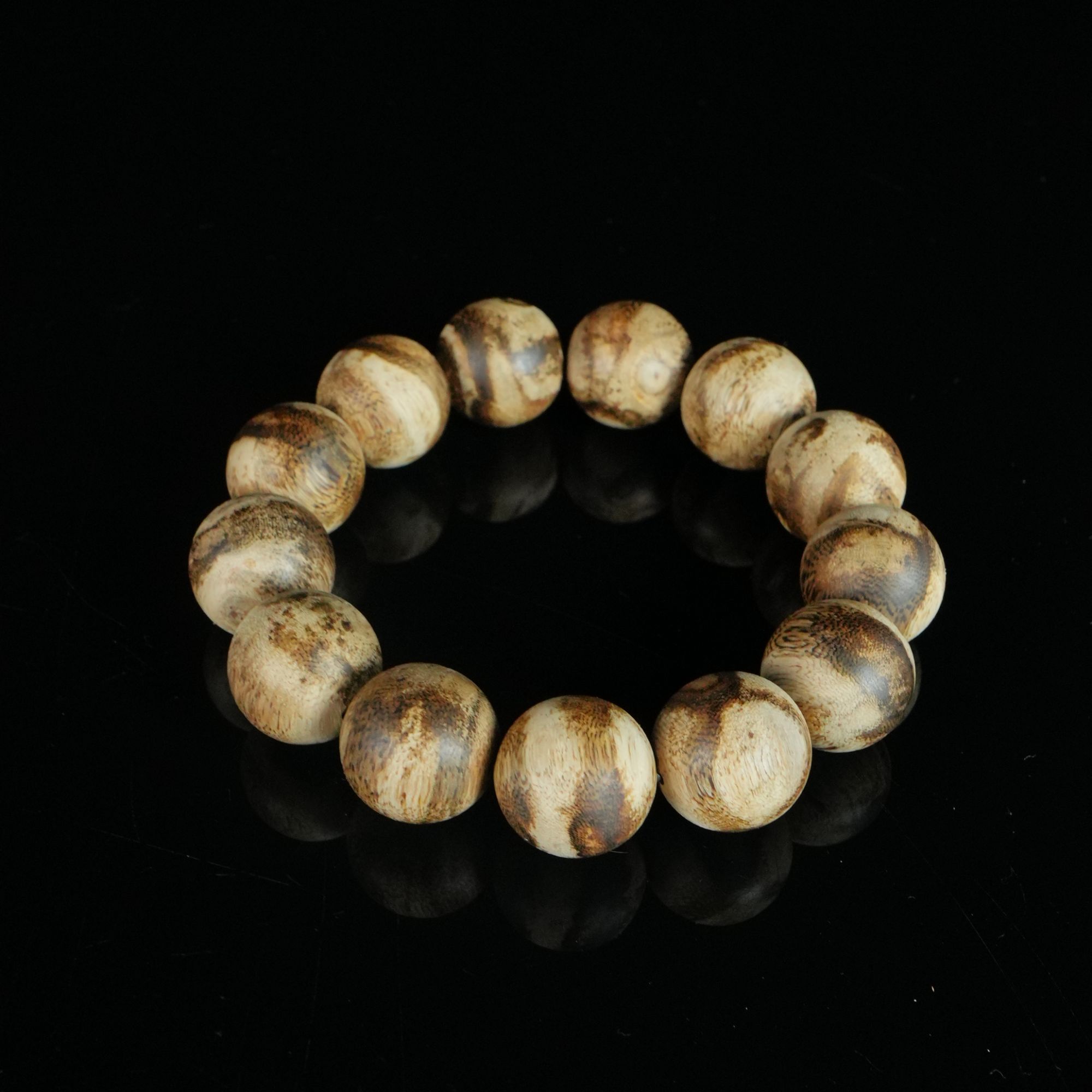 A9561 西马生结虎斑软丝沉香手串 1.85cm  30.30g