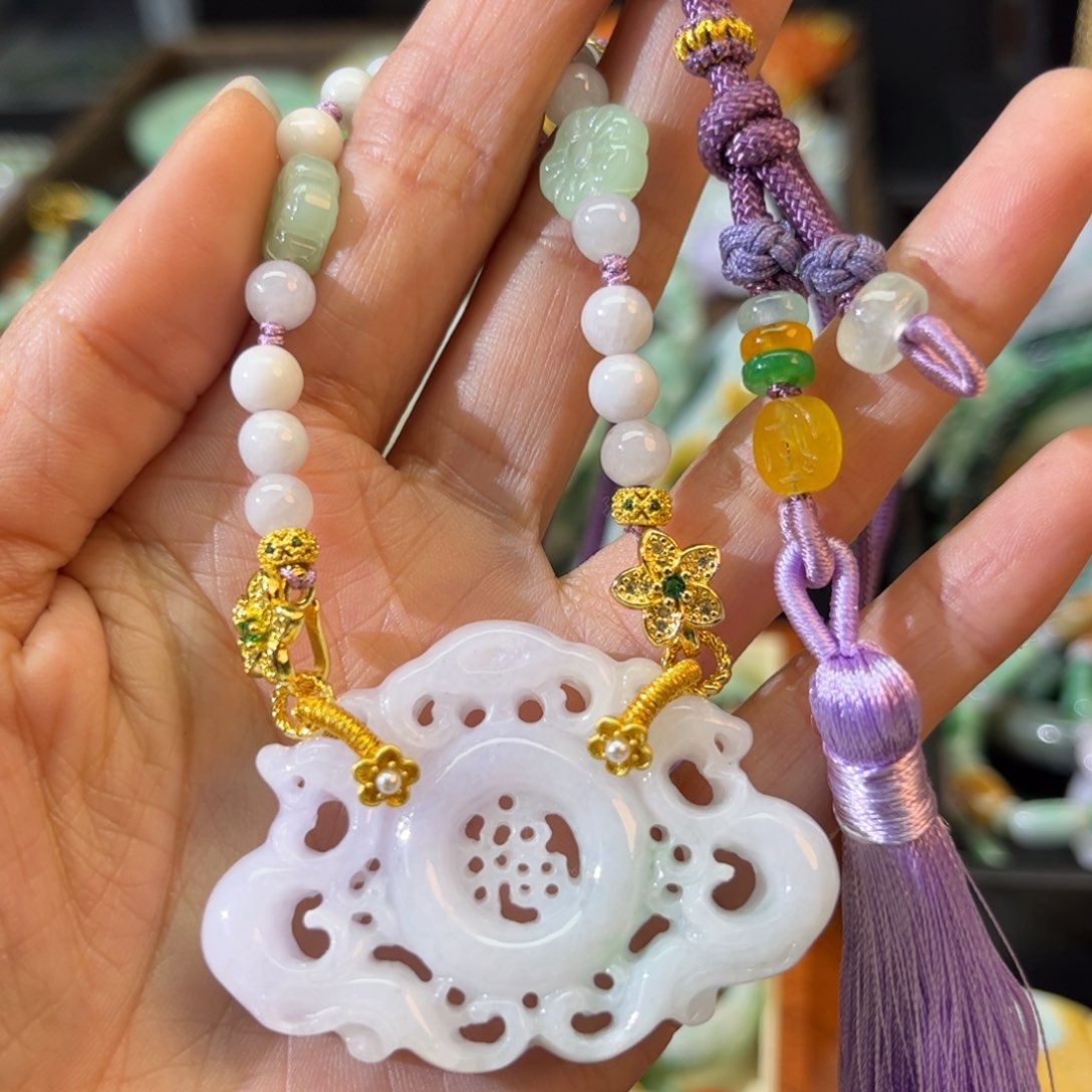 翡翠颈饰未镶嵌待编款