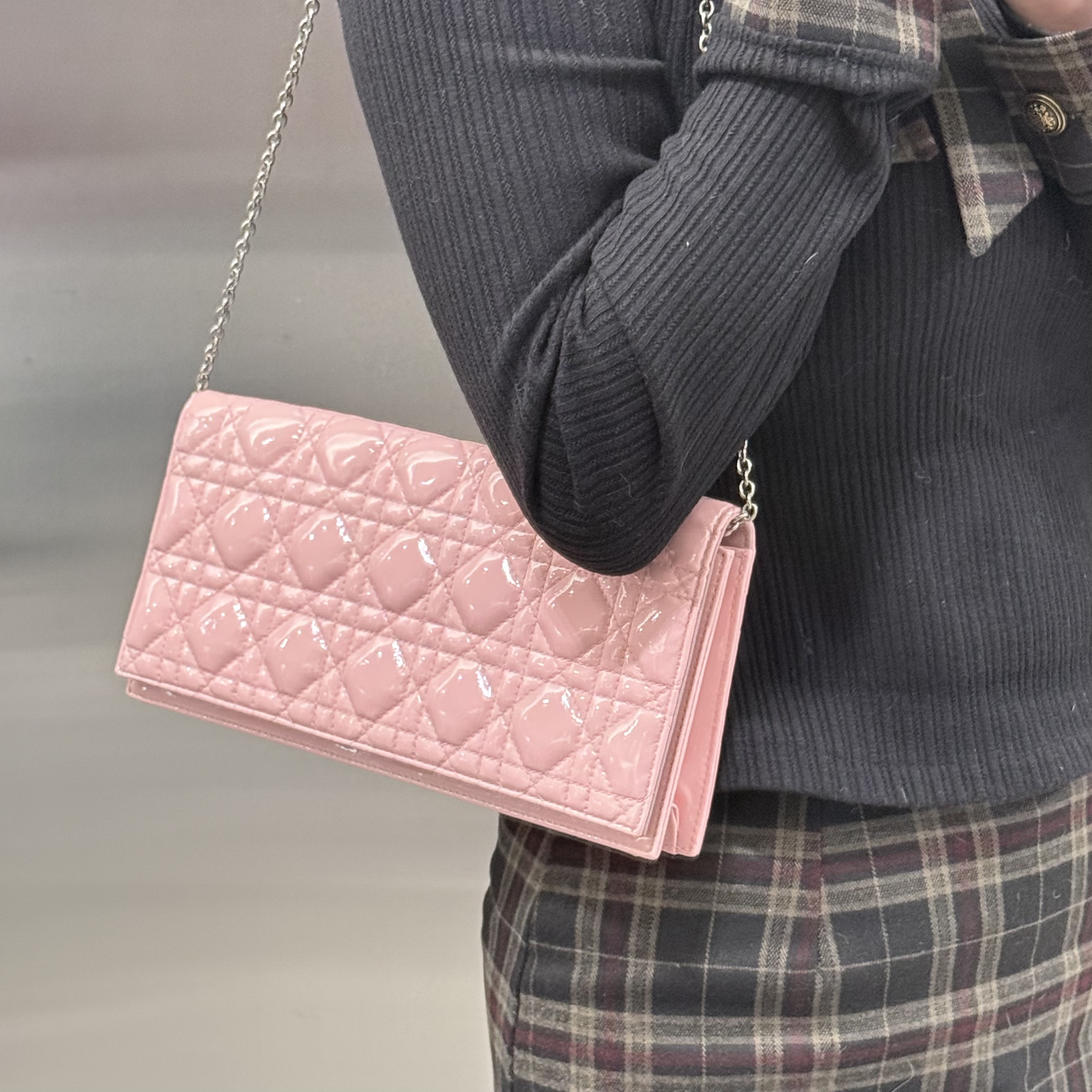 95新 DIOR/迪奥 dior樱花粉漆皮长款woc